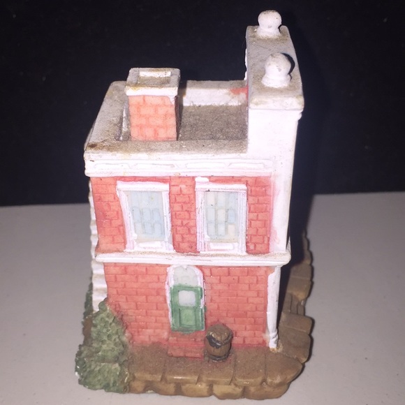 Miniature house by International Resourcing - Picture 5 of 6